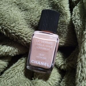 CHANEL Le Vernis Longwear Nail Polish 937 Harmonie - Nude Beige